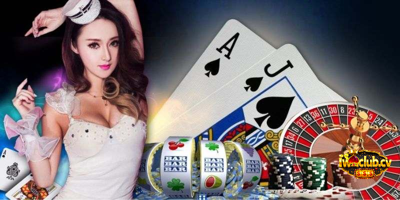 Người dùng đăng nhập iWinClub để truy cập toàn bộ hệ thống trò chơi và tính năng